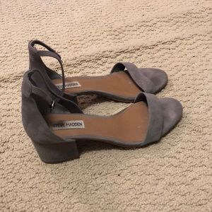 Suede grey kitten heel Steve Madden